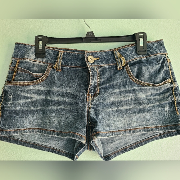 Mudd Jean Short Low Rise Shorts - Picture 2 of 9